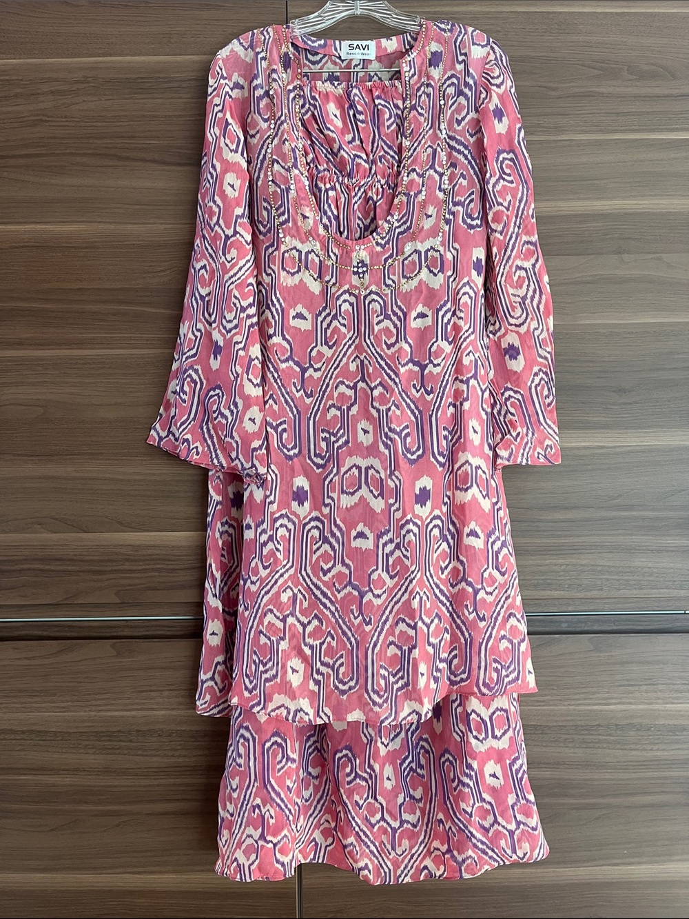 Davi resort wear 2 piece set. Pinks/Purples, feels like silk. Size M